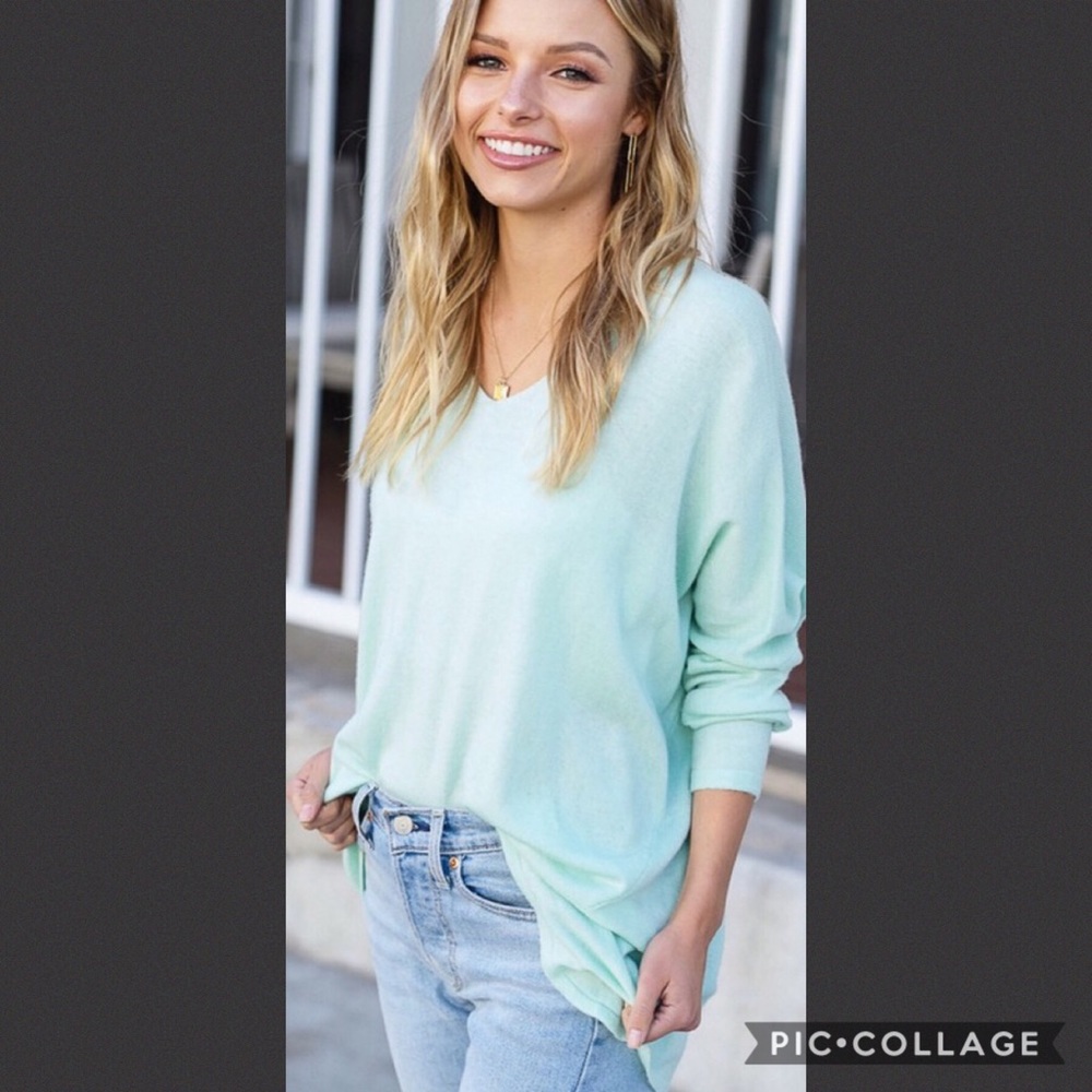 Lightweight Long sleeve Sweater in Mint